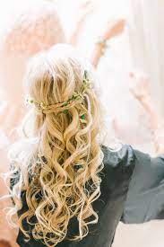 Love Was In The Air At This Dreamy Bohemian Chic Outdoor Wedding Hair Styles Bridal Hair And Makeup Bride Hairstyles