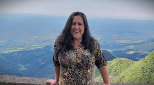 Mulher é assassinada a facadas em Rio do Sul; envolvido no feminicídio é preso