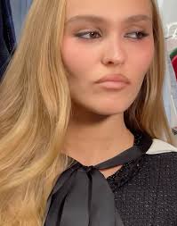 abbie barrett (abbiebrrtt)