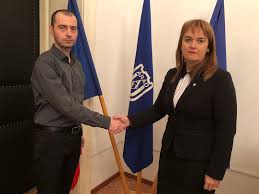 Money.ro a alcatuit o lista a celor mai cunoscute clanuri. VicepreÈedintele Cnmr La Universitatea Aurel Vlaicu Din Arad