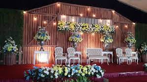 Nah di sini, anda bisa menyesuaiakan warna. 7 Ide Menarik Untuk Dekorasi Pernikahan Agar Hemat Biaya