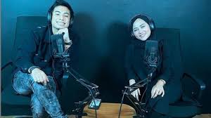 Pada data perkara itu, rachel vennya dan niko al hakim dijadwalkan menjalani sidang cerai perdana pada selasa (2/2). Showing Off Intimacy Rachel Vennya Uploads A Kiss Photo With Her Husband