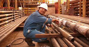 Diploma memiliki diploma sains atau diploma kejuruteraan dari institusi pendidikan yang diiktiraf oleh universiti dan kerajaan malaysia; 11 Langkah Memiliki Kerjaya Jurutera Di Bidang Minyak Dan Gas