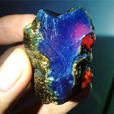 What Causes The Color Phenomena Of Blue Amber Blue Amber Minerals And Gemstones Crystals And Gemstones