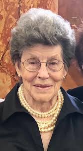 Karen Maroon's Instagram, Twitter & Facebook