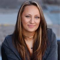 Kay Lindsey's Instagram, Twitter & Facebook