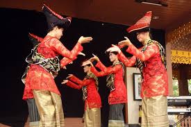 Tari Piso Surit Tarian Khas Suku Batak Karo Sumatera Utara Tarian Beautiful Fotografi Seni