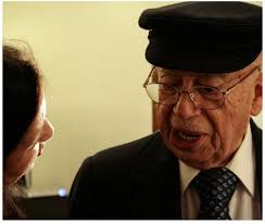 UN RELAMPAGO TRUENA EN CHILLÁN. Entrevista a Gonzalo Rojas y los editores  de “Esquizo”. Por Danilo Vega. Periodista y Licenciado en Comunicación  Social. NOS, Magazine, Chillán, Noviembre 2007.