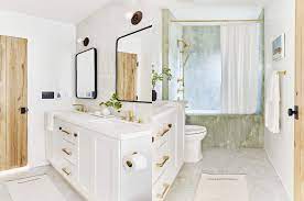 Bath towels in a wooden crate. These 11 Stylish Bathroom Remodel Ideas Are Brilliant