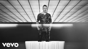 Canzoni chitarra, tantissimi accordi chitarra online dove poter suonare le più belle canzoni scritte dai musicisti più bravi di sempre. Tiziano Ferro Accetto Miracoli Traccia Per Traccia Rolling Stone Italia