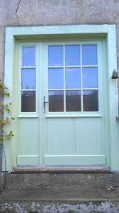 porte d entree tiercee avec panneaux table saillante cymaise plinthe petits bois colles plinthes entree portes