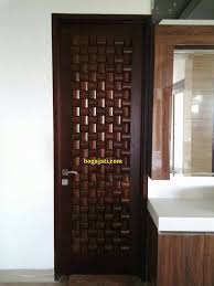 Anda bisa mengaplikasikannya di salah satu ruangan untuk memberikan kesan yang dinamis. Kusen Pintu Kayu Merbau Motif Jual Kusen Dan Pintu Kayu Facebook