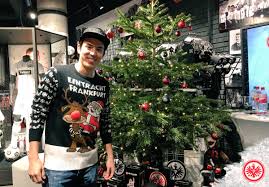 Schal die macht vom main € 16.95 schal support frankfurt € 14.95 80er kultschal rot € 14.95 Eintracht Frankfurt On Twitter Ho Ho Ho Eintracht Midfielder Makoto Hasebe And Former Sge Player And Coach Stepi Stepanovic Handed Out Presents At The Myzeil Fan Store Yesterday Https T Co Mvszvbj18f
