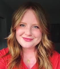 Karen Iseminger's Instagram, Twitter & Facebook