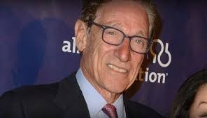 Kelly Mertz's Instagram, Twitter & Facebook