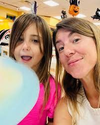 Hi guys. My name is Lauren Davis. I've been helping my dad and  collaborating