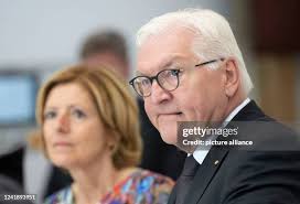 90 Mark Dreyer Photos & High Res Pictures