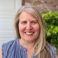 Leanne Starkey's Instagram, Twitter & Facebook