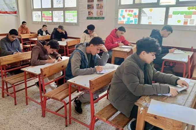 مواعيد امتحانات الشهر ونهاية العام لصفوف النقل 2026 - موقع في الجامعة