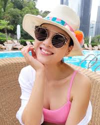 HH Hong Kong cưới tài tử TVB, giải nghệ sau khi sinh 3 con, tuổi 40 ra sao? 