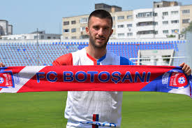 Au plecat trei jucatori, a venit un fotbalist nou. Oficial Transfer La Fc Botosani Echipa Lui Croitoru Si A Luat Atacant