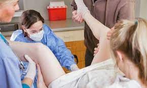 Berikut tips melahirkan normal tanpa jahitan: Tips Luka Bersalin Cepat Sembuh Khas Buat Ibu Bersalin Normal Pembedahan