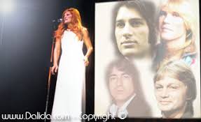 Dalida, mike brant et johny hollyday. Dalida Site Officiel Mike Brant Patrick Juvet Ringo Claude Francois Thierry Le Luron Et Dalida 1974