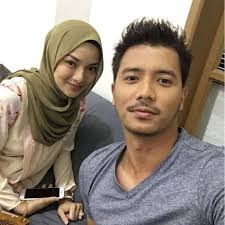 Fattah Amin Komen Hubungannya Terkini Dengan Neelofa Ada Sisipan Akhbar Mengatakan Yang Hubungan Diantara Pelakon Fattah Amin Deng Pakaian Set Gaya Korea Artis