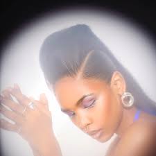 🌊 🌊 Photographed by: @pharspective Makeup & Hair: @vanshikahgupta  @gautam.saini_._ @hairbysachinkhiwal Styled by: @stylebyvanshiika Talent:  @boo_keli_ @purplethoughtsind @bk_studio_and_production #editorial  #editorialmakeup #trendingreels ...