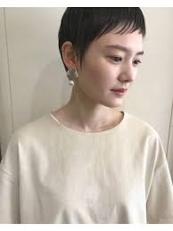 大人の小慣れ ベリーショート houle 前田賢太 ベリーショート 前髪 ショート 前髪 ヘアスタイル