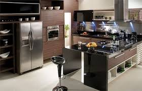 De hecho, esa pared en la que se apoyan ofrece. Cocinas Modernas Para Espacios Pequenos Modern Kitchens Decoracion Del Hogar D Muebles De Cocina Modernos Decoracion De Cocina Moderna Decoracion De Cocina