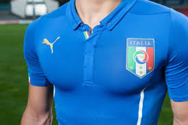 Vinhos que compõe o kit Por Que O Uniforme Da Selecao Italiana E Azul Os Porques Do Esporte