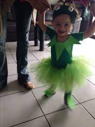 Diy Frog For Your Little Girl Adorable Super Fun And Easy Frog Costume Diy Toddler Costumes Cute Halloween Costumes