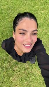 @yeslydimate does some @clairo karaoke in the Frenchy Blouse. Vibey.  #aritzia #aritziastyle #aritziaoutfit #frenchyblouse