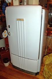 The owner told me it didn't work but that it should be an easy fix, so i took the risk and drove a couple of hours to san diego to pick it up. Vintage 1940 S General Electric Ge Refrigerator Pb8 39 A Vintage Refrigerator Refrigerator Ge Refrigerator