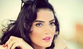 أبدت الفنانة المصرية، حورية فرغلي، غضبها في أول تعليق صوتي لها بعد خضوعها للعملية الجراحية الخطيرة الثانية في الولايات المتحدة، والتي تتعلق بترميم أنفها. Ø­ÙˆØ±ÙŠØ© ÙØ±ØºÙ„ÙŠ ØªÙƒØ´Ù Ø§Ù„Ø­Ø§Ø¯Ø« Ø§Ù„Ø°ÙŠ Ø´ÙˆÙ‡ Ø£Ù†ÙÙ‡Ø§ Ø§Ù„Ù‚Ø¯Ø³ Ø§Ù„Ø¹Ø±Ø¨ÙŠ