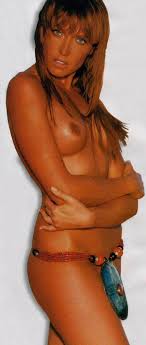 Silvia Fominaya, el desnudo de la colaboradora del late night Crónicas  Marcianas | JaqueMateAteos