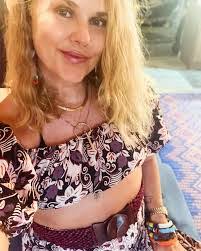 Michelle Hartel's Instagram, Twitter & Facebook