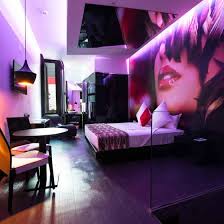 Si deseas disfrutar de una habitación con jacuzzi debes reservar una de la suite del hotel. Los Hoteles Mas Discretos De Espana Para Parejas A La Fuga