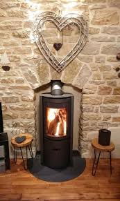 Integration Poele A Bois Dans Mur En Pierres Apparentes Stuv Poele A Bois Parement Pierre Interieur Mur En Pierre Interieur
