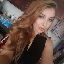 Danielle Gonzalez (@TurchinGonzalez)