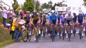 But what happens after a crash in the tour de france is something we rarely get to see. Obir4xgsckozcm