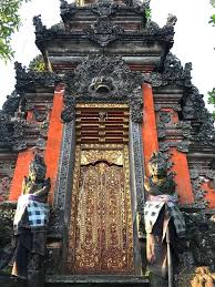 Pura Taman Saraswati The Heart Of Ubud The Not So Innocents Abroad Ubud Cultural Architecture Saraswati River