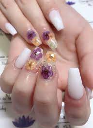 Perfect for home decor, weddings, bouquets, gifts, & more. Encapsulated Dried Flowers Nails Dry Nails Glass Nails Flower Nails