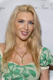 Imágenes de Symone, fotos de Symone sin royalties