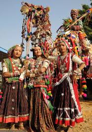 Reflecting The Colorful Rajasthani Culture Rajasthani Clothes Have A Lot Of Mirror Work And Embroidery A Rajasthani Dress Traditional Dresses Silk Dress Long