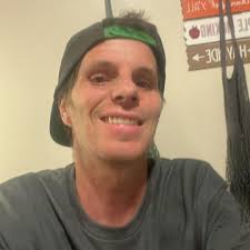 Is the Bangor Elks open and does it have bowling leagues?