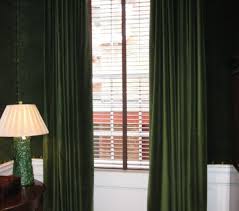 Lassen sie sich inspirieren von. Vorhange Aus Samt Machen Die Wohnung Prunkvoll Archzine Net Vorhange Wohnzimmer Vorhange Grun Vorhange