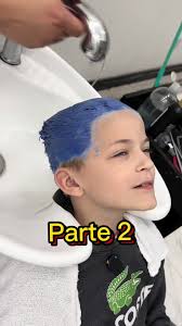 Recuperação capilar na barbearia: luzes e imitações criativas