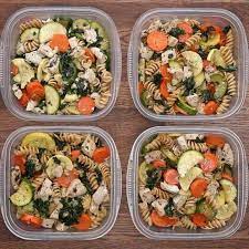 1 lb large chicken breast, cooked and diced. Delicious Healthy Food On Instagram Meal Prep Garlic Chicken And Veggie Pasta Full Recipe Below Send It To A Friend Who D Love This By Mercedes Sandov